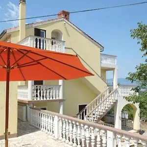 Hilltop Apartment Risika